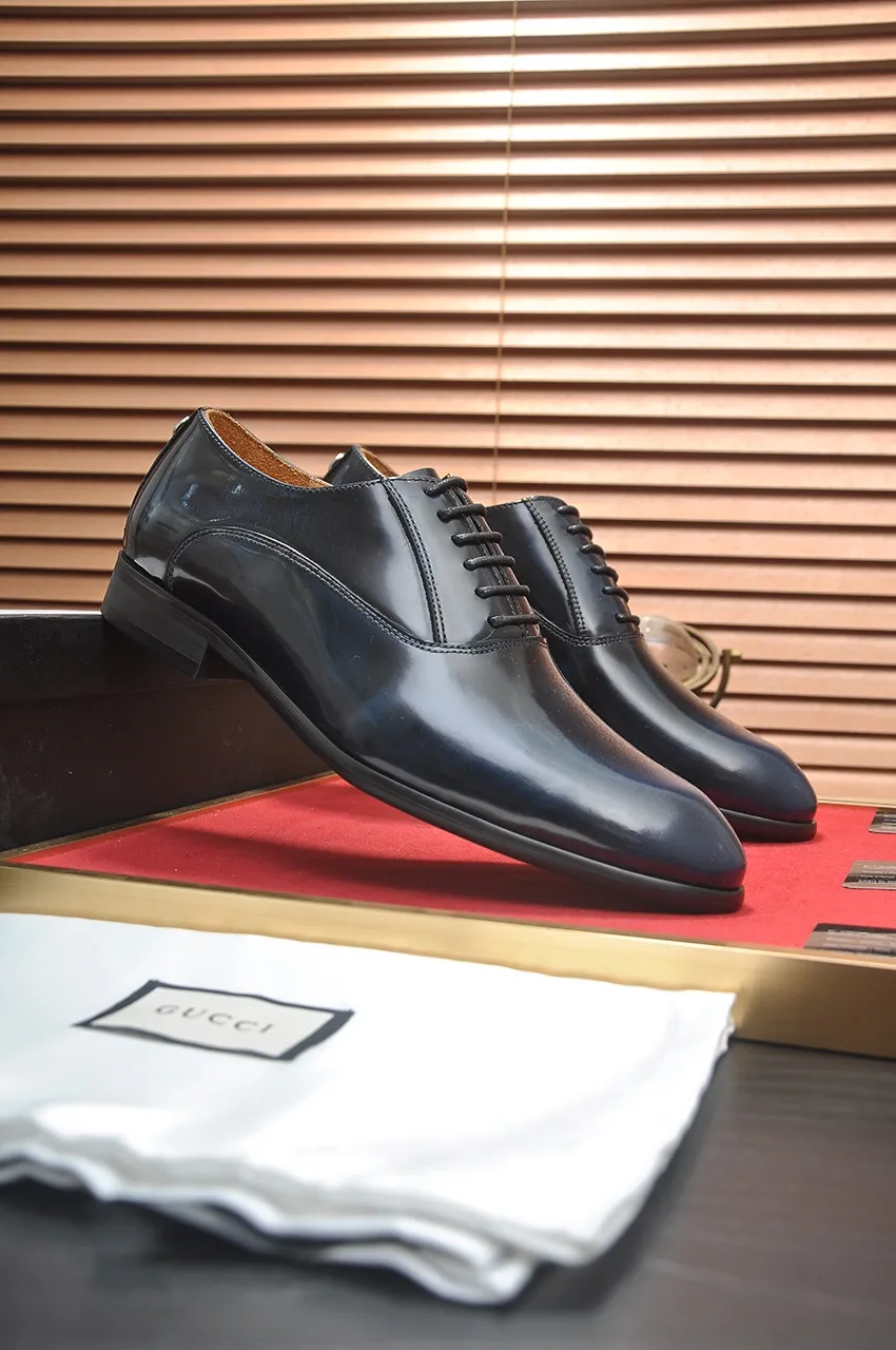 Men's shoes💰500💶Italy's top luxury men's shoe giant (GUCCI) (Gucci) (full cowhide lining) new arrival🍃Original European style🔰 Pleasant to the eye😍In order to make the shoes more durable and non-deformable🌀The production continues to follow traditional methods but there is still no lack of innovation💪Choose original sheepskin for the leather♻️ Smooth and natural And extra bright ⭐Made of imported cowhide, the first choice of rich people 38-45 (45 customized)